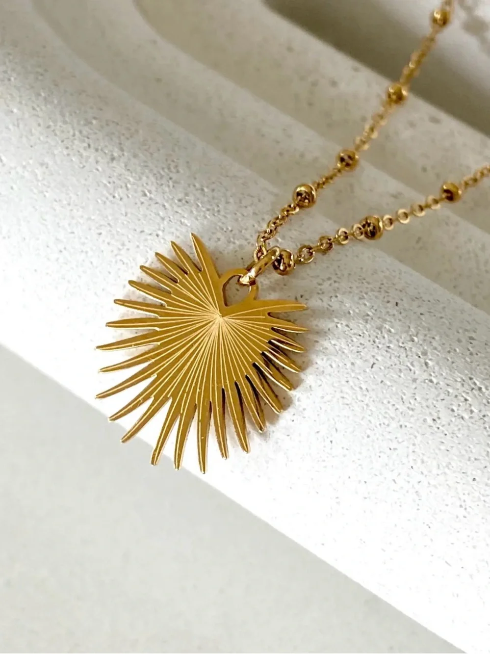 N/A elegant gold